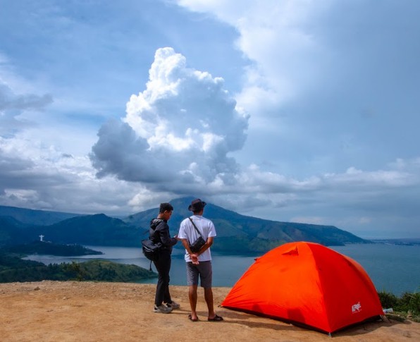 Visit Lake Toba!